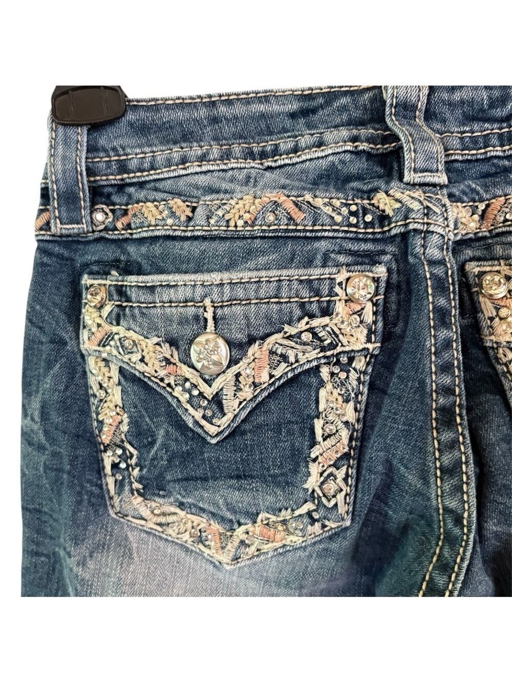 Miss Me Signature Crop Jeans w/Embellished Pocket Trim. Size 26 Like new! EUC! - Picture 8 of 13